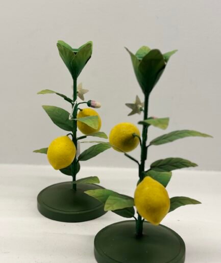 Candeleros de limones en metal pintados a mano