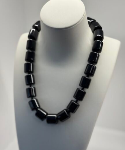 Collar de resina corto